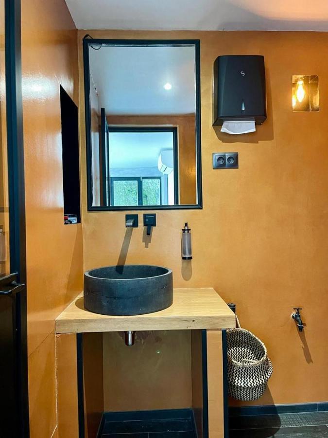 Escondida Bed & Breakfast นีซ ภายนอก รูปภาพ