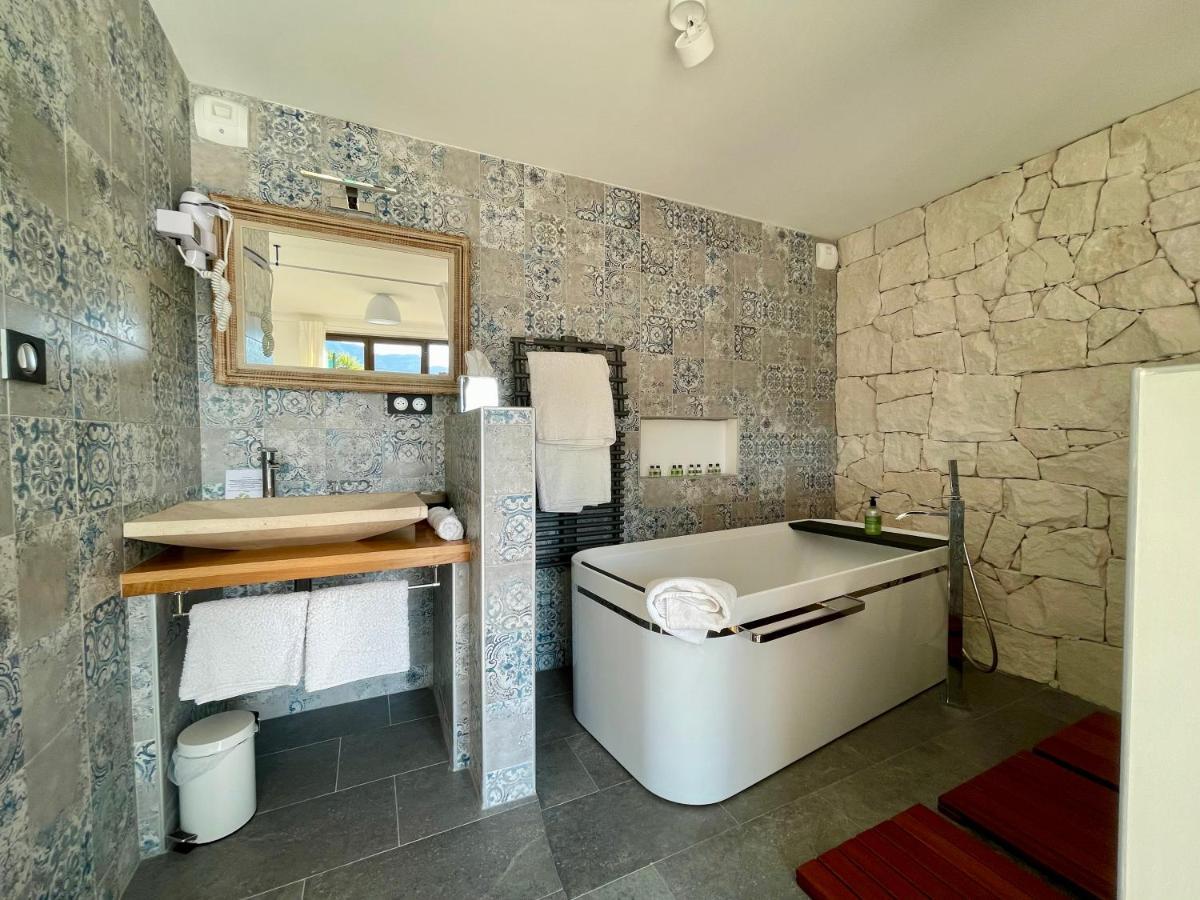 Escondida Bed & Breakfast นีซ ภายนอก รูปภาพ